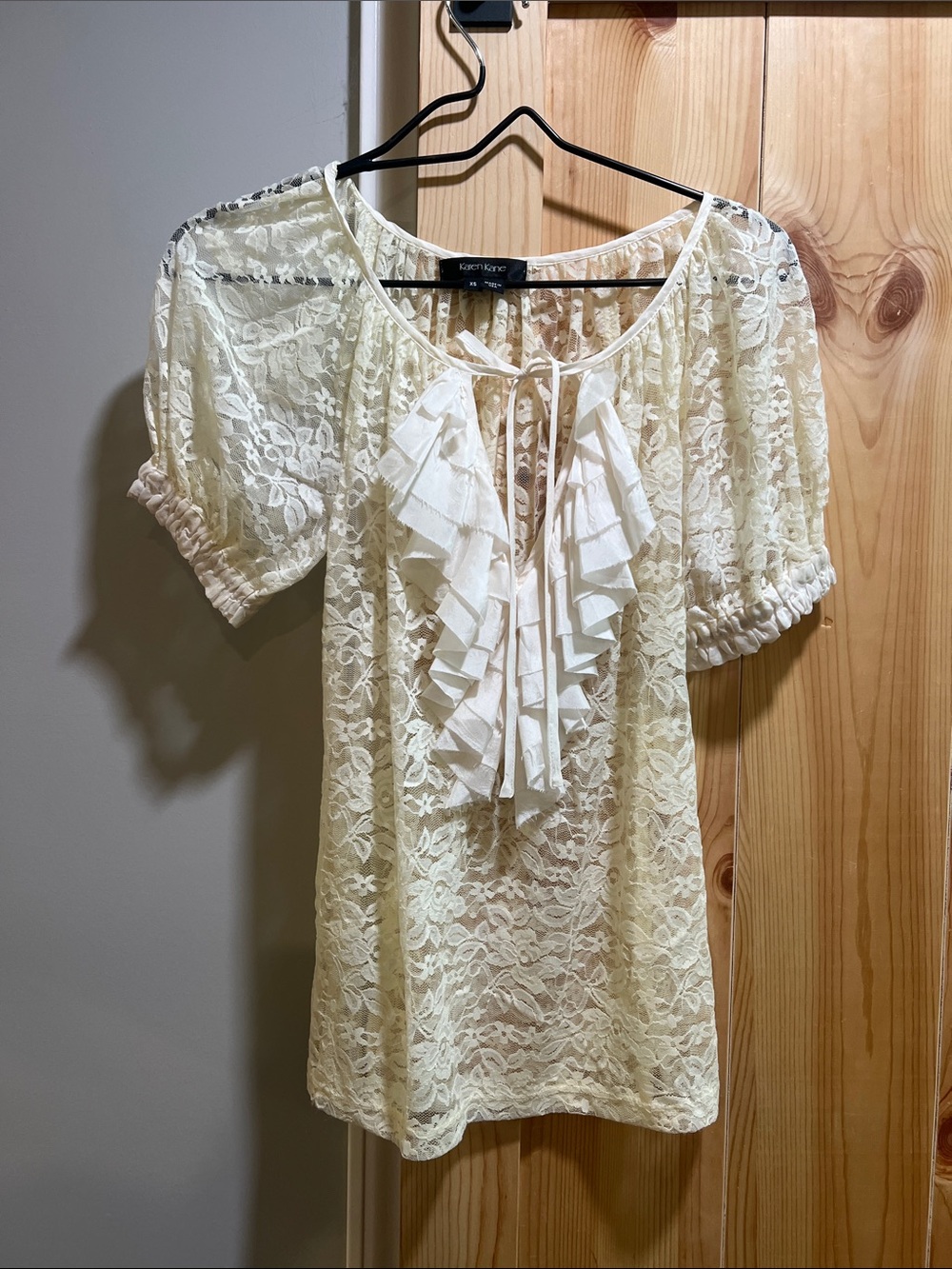 Karen Kane Ivory Lace Ruffle Tie-Front Blouse size small